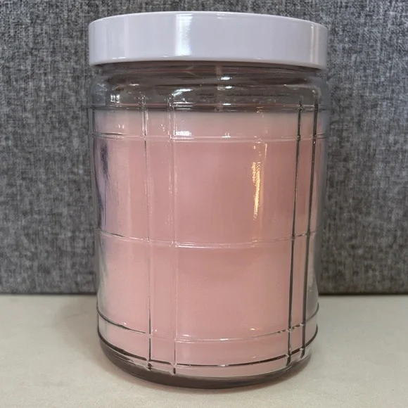 Aroma Home Fresh Petals Scented Candle - Picture 2 of 5